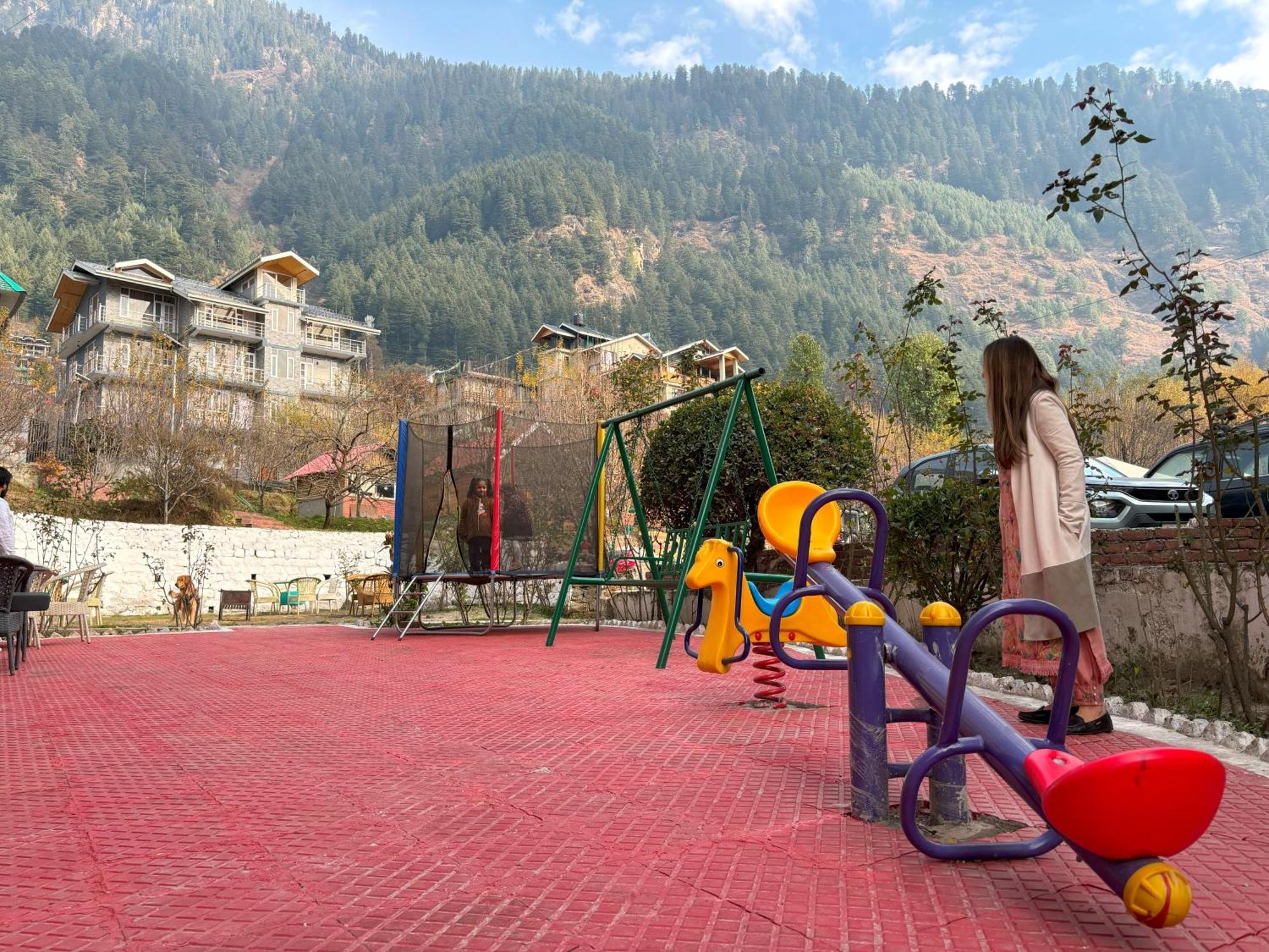 Hill River Resort - Central Heated & Air Cooled - Near Mall Road , Best Property Of Manali 2024- 2025 Zewnętrze zdjęcie