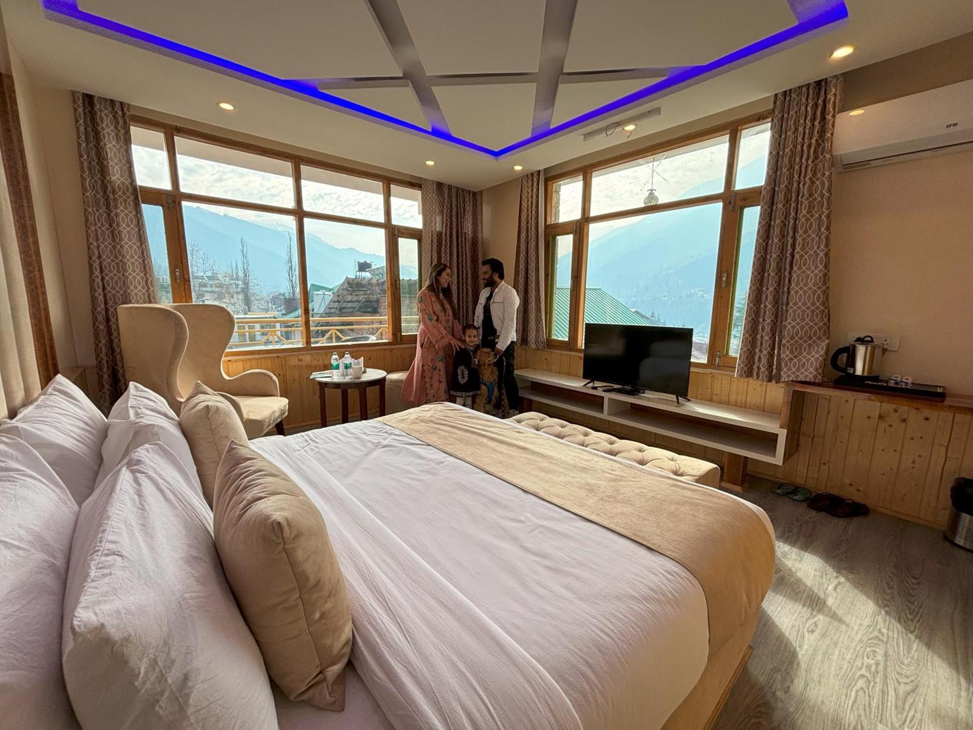 Hill River Resort - Central Heated & Air Cooled - Near Mall Road , Best Property Of Manali 2024- 2025 Zewnętrze zdjęcie
