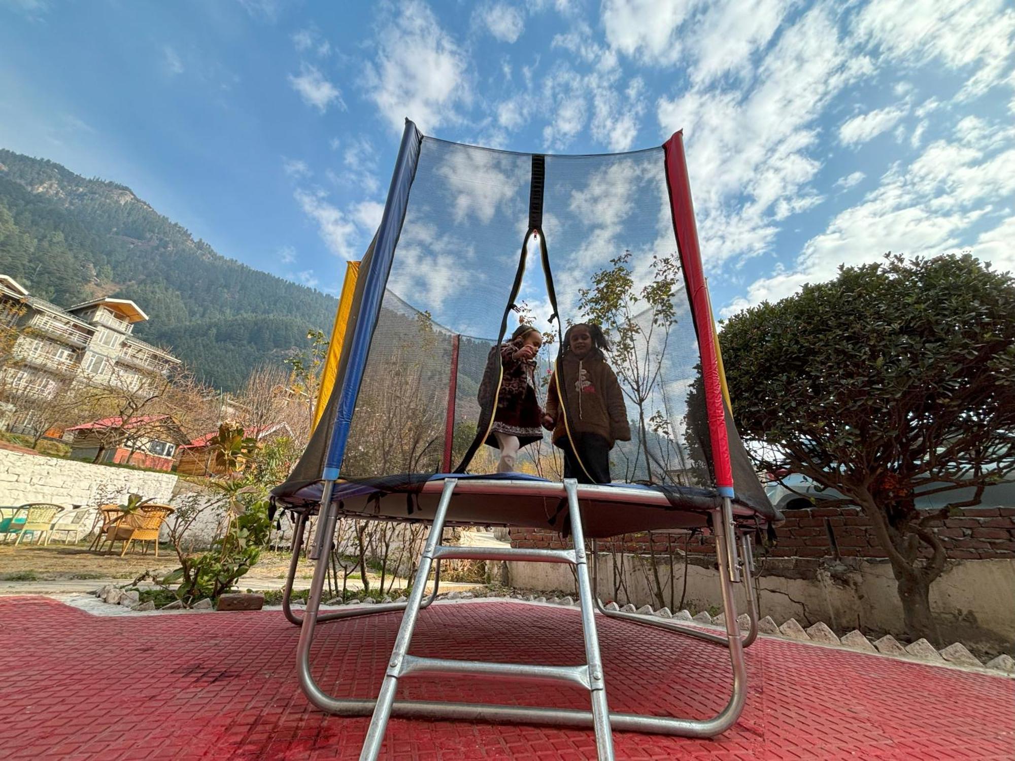 Hill River Resort - Central Heated & Air Cooled - Near Mall Road , Best Property Of Manali 2024- 2025 Zewnętrze zdjęcie