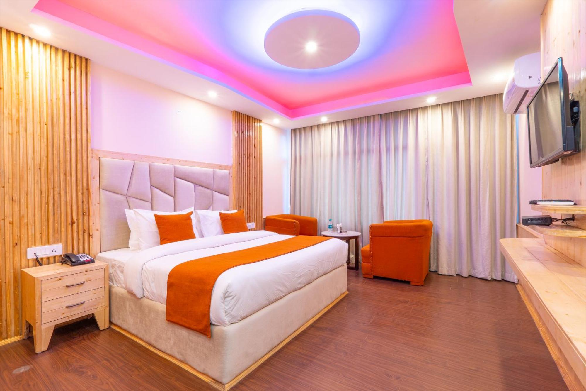 Hill River Resort - Central Heated & Air Cooled - Near Mall Road , Best Property Of Manali 2024- 2025 Zewnętrze zdjęcie