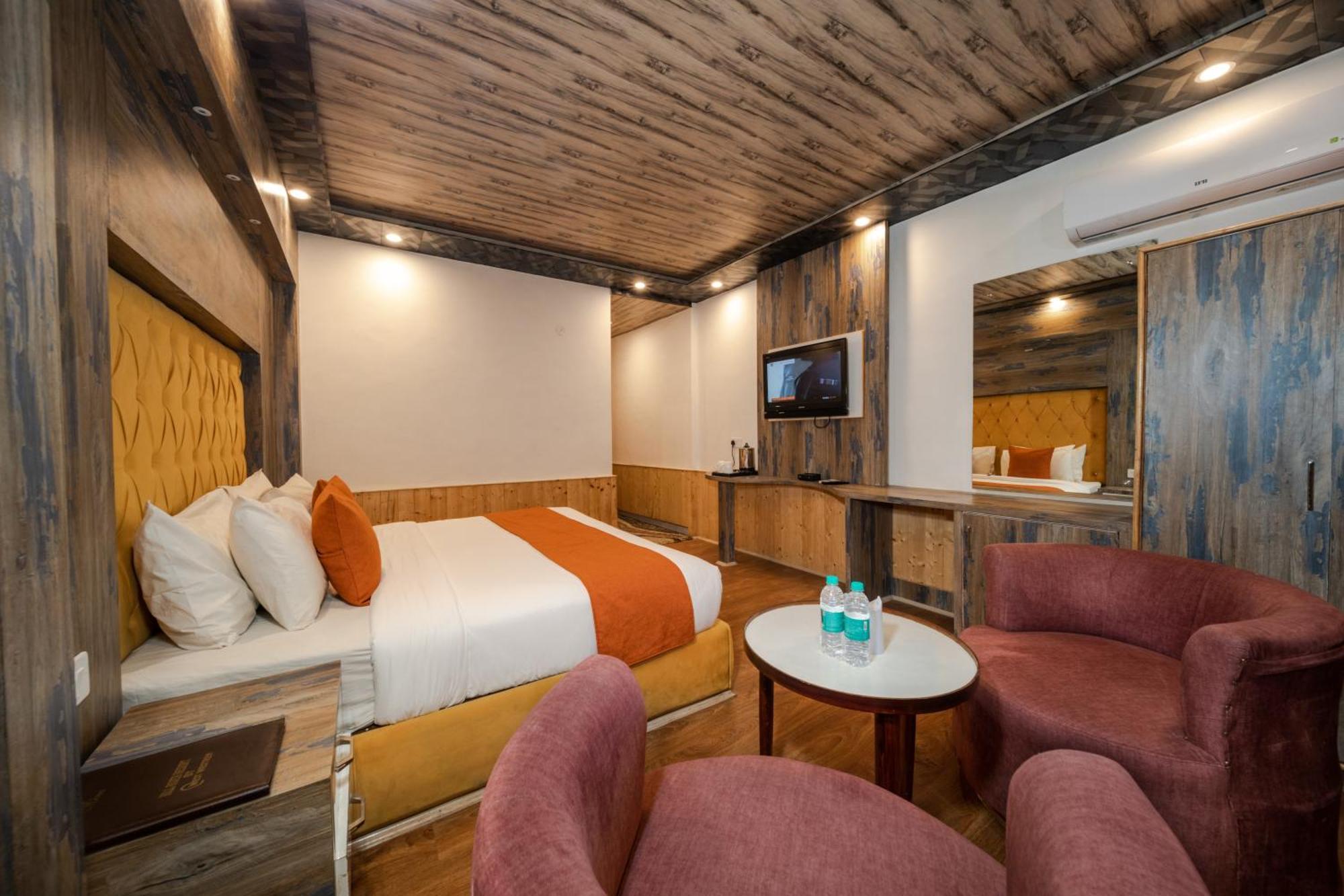 Hill River Resort - Central Heated & Air Cooled - Near Mall Road , Best Property Of Manali 2024- 2025 Zewnętrze zdjęcie